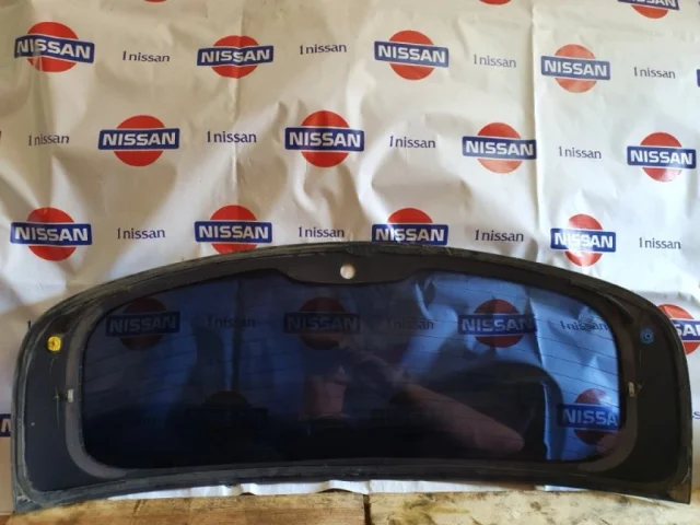 Лобовое (ветровое) стекло для Nissan Qashqai J10 2006-2013 на фотографиях