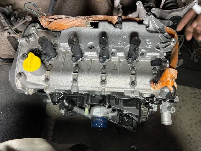 Двигатель для Renault Duster HS 2010-2015 на фотографиях