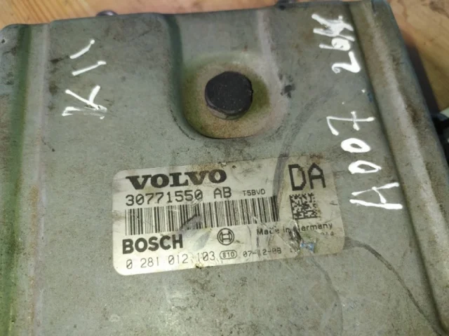 Блок управления двигателем для Volvo XC90 I C 2002-2014 на фотографиях