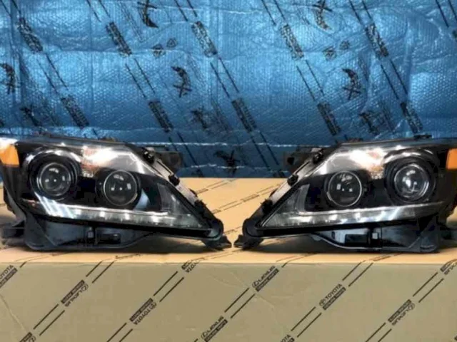 Фара левая для Lexus LX J200 2007-2015 на фотографиях