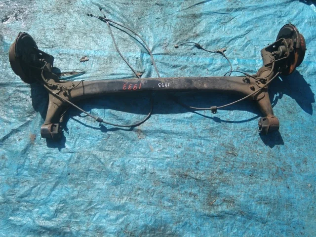 Задняя балка для Toyota Corolla E120/E130 Седан 2000-2007 на фотографиях