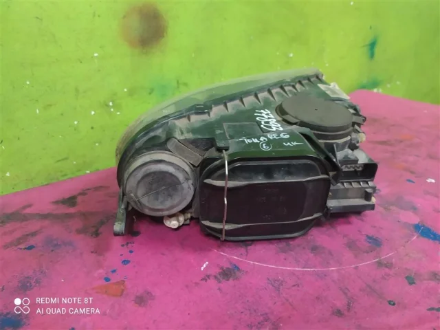 Фара ксенон левая для Volkswagen Touareg I (7L) 2002-2010 на фотографиях