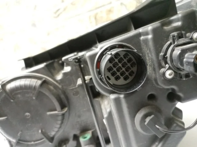 Фары для Land Rover Range Rover Evoque L538 Rest 2015-2018 на фотографиях