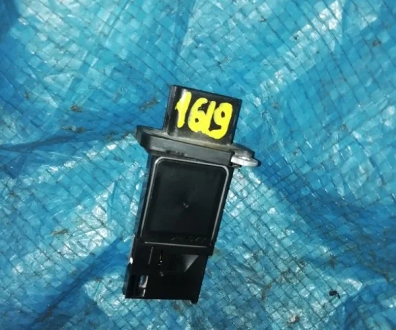 Датчик массового расхода воздуха для Nissan X-Trail T30 RU 2001-2007 на фотографиях