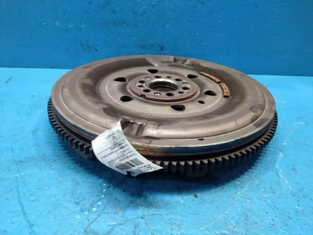 Маховик для Nissan X-Trail T30 RU 2001-2007 на фотографиях