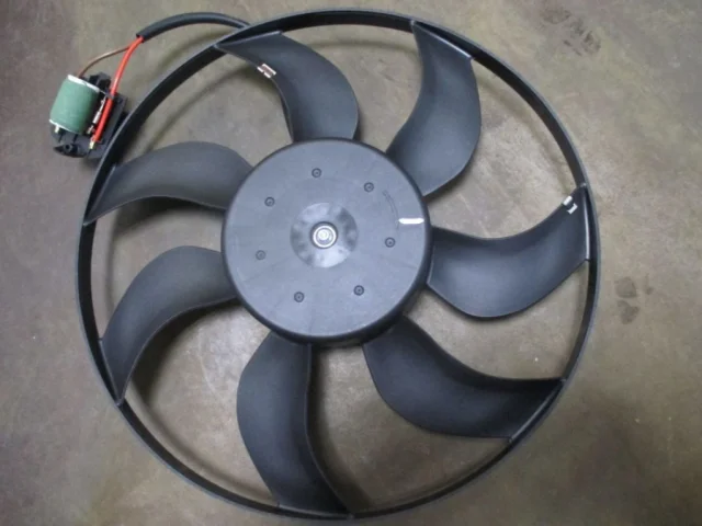 Вентилятор радиатора охлаждения ДВС для Chevrolet Cruze 1 J300 2009-2015 на фотографиях