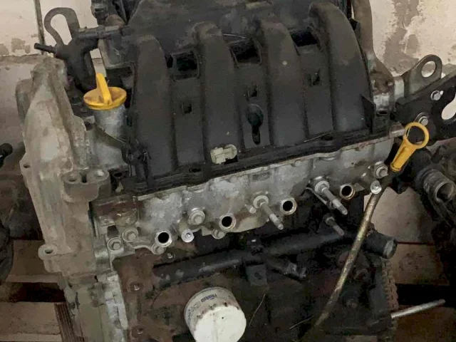 Двигатель без навесного для Renault Logan 2005-2015 (LS) на фотографиях