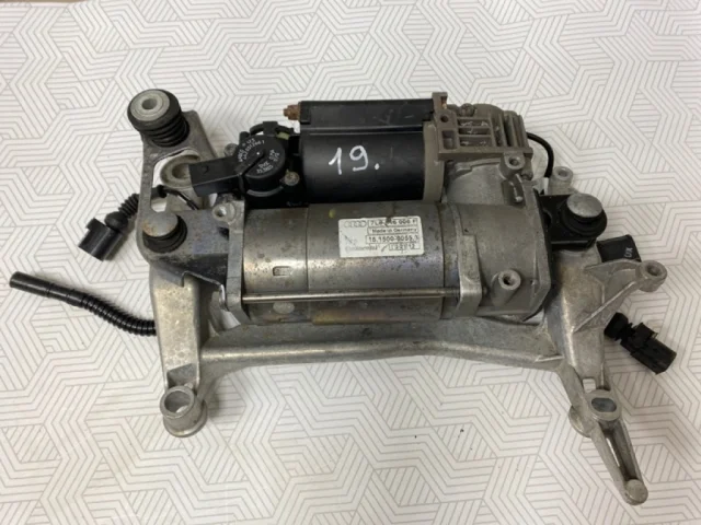 Компрессор пневмоподвески задний для Audi Q7 4L 2005-2015 на фотографиях