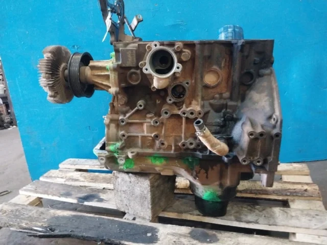 Блок цилиндров для Nissan Navara D40 2004-2010 на фотографиях