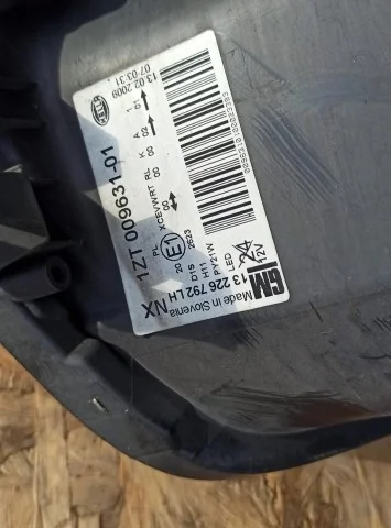 Фары для Opel Insignia Универсал A 2008-2017 на фотографиях