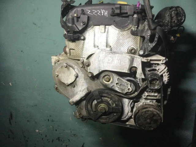 Двигатель без навесного для Opel Zafira B 2005-2015 на фотографиях