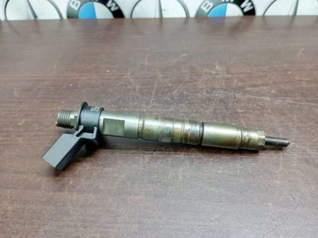 Форсунка топливная для BMW 3er Е90 2005-2011 на фотографиях