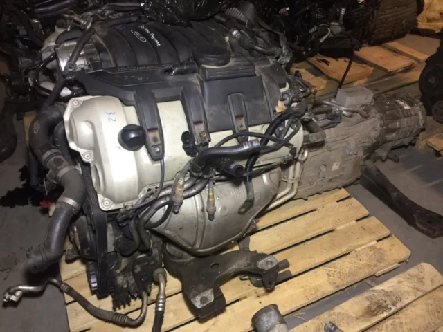 Двигатель без навесного для Porsche Cayenne 958 2010-2014 на фотографиях