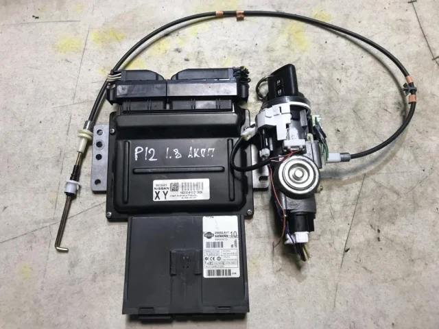 Блок управления двигателем для Nissan Primera P12 Универсал 2002-2008 на фотографиях