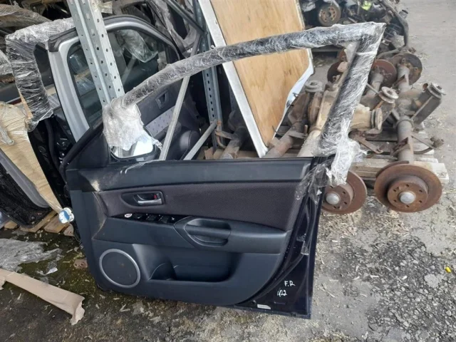 Дверь передняя правая для Mazda 3 BK Хэтчбек 2003-2009 на фотографиях
