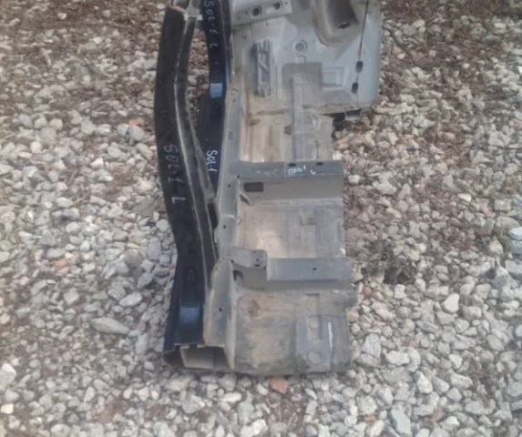 Стойка кузова центральная левая для Hyundai Solaris 1 рестайлинг 2014-2017 на фотографиях