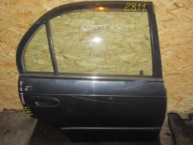Двери для Toyota Corolla E100 Хэтчбек 1991-1997 на фотографиях