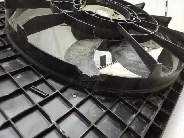 Вентилятор радиатора охлаждения ДВС для Skoda Rapid I rest NH3 2017-2020 на фотографиях