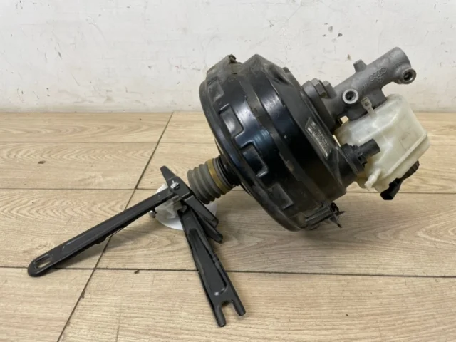 Вакуумный усилитель тормозов для Audi Q7 4L 2005-2015 на фотографиях