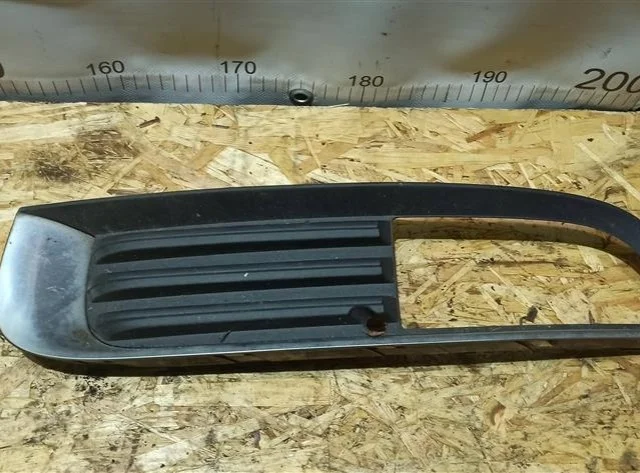 Рамка ПТФ левая для Opel Insignia Седан A 2008-2017 на фотографиях