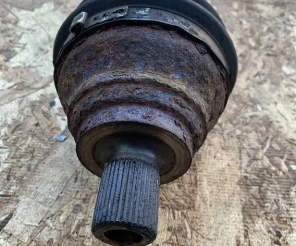 Привод передний правый для Volkswagen Passat (B6, Typ 3C) 2005-2010 на фотографиях