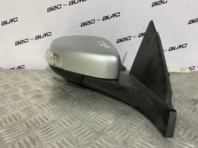 Зеркала для Volvo C30 MK 2006-2013 на фотографиях