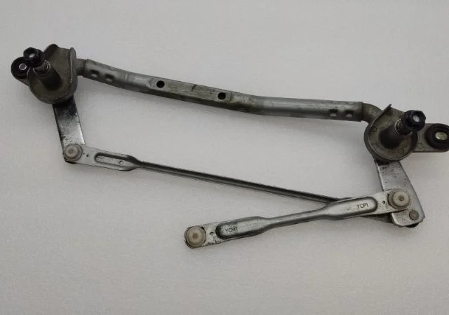 Трапеция стеклоочистителей для Hyundai Solaris 2 (2017-2022) на фотографиях