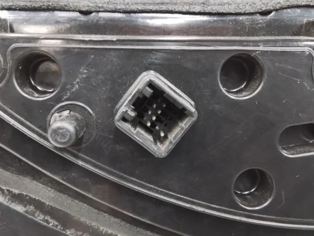 Зеркало заднего вида (в салоне) для Hyundai Solaris 2 (2017-2022) на фотографиях