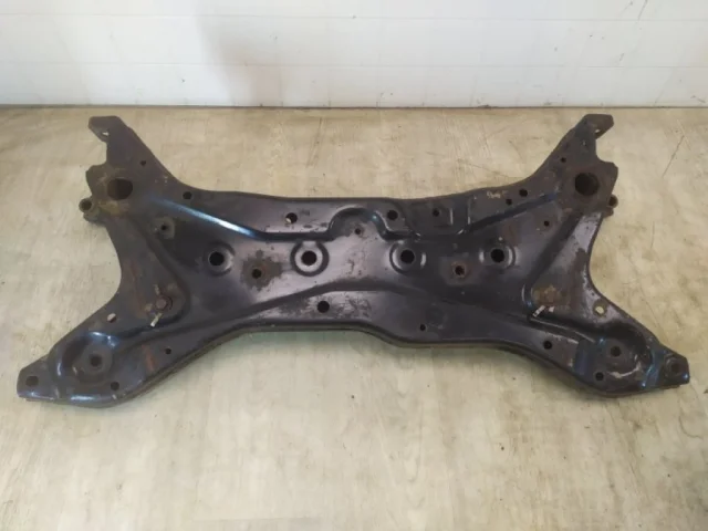 Подрамник двигателя для Mitsubishi Outlander II CW0W 2005-2012 на фотографиях