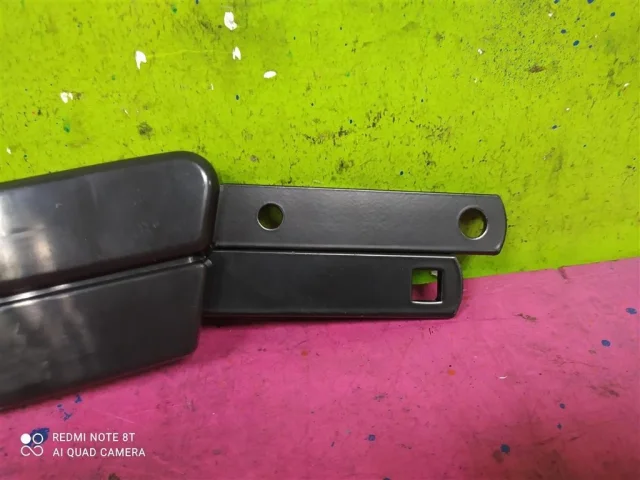 Поводок лобового стеклоочистителя левый для Audi Q7 4L 2005-2015 на фотографиях