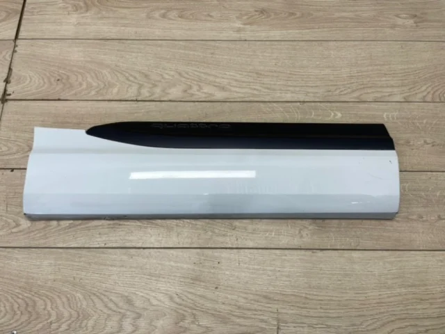 Стекло двери заднее правое для Audi Q7 4M 2015+ на фотографиях