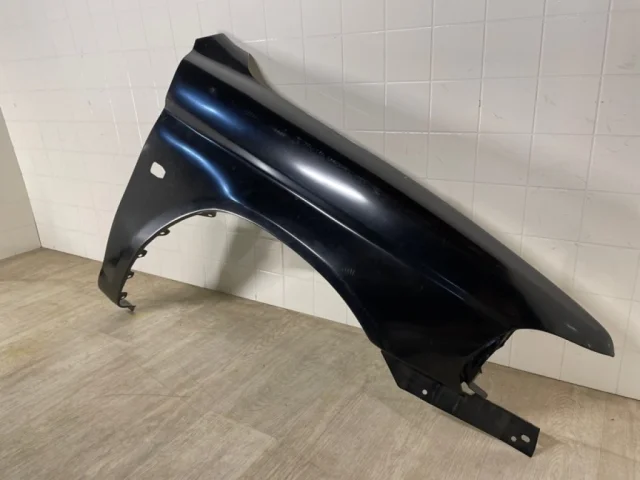 Крыло правое для Mitsubishi Pajero Sport K90 1997-2009 на фотографиях