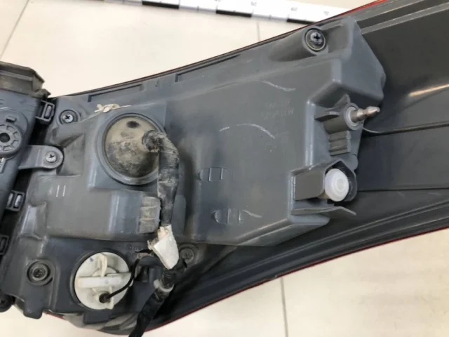 Фонарь левый для Hyundai i40 1 Седан 2011-2015 на фотографиях