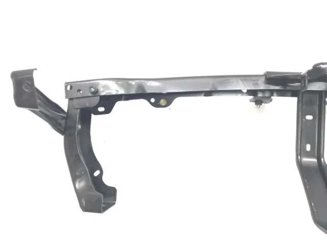 Усилитель бампера передний верхний для Mitsubishi Pajero Sport KS0W 2016+ на фотографиях