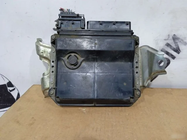 Блок управления двигателем для Toyota RAV4 XA30 2005-2012 на фотографиях