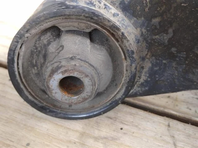 Задняя балка для Toyota Corolla E140/E150 Седан 2006-2013 на фотографиях