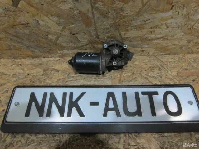 Мотор стеклоочистителя для Hyundai Solaris 1 рестайлинг 2014-2017 на фотографиях