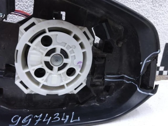 Зеркало заднего вида (в салоне) для Toyota RAV4 XA40 rest 2015-2019 на фотографиях