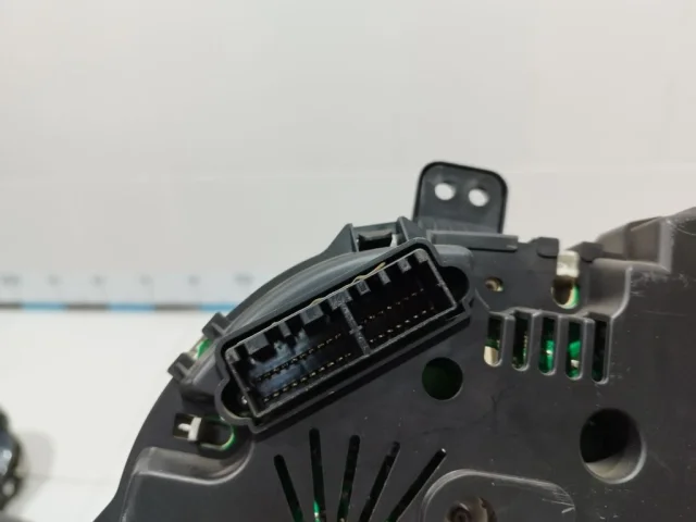 Приборная панель для Hyundai Solaris 1 RB (2011-2013) на фотографиях