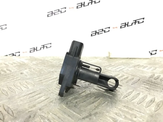 Датчик массового расхода воздуха для Volvo C30 MK 2006-2013 на фотографиях