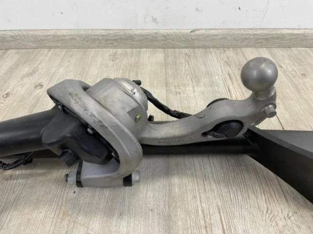 Фаркоп для Volkswagen Touareg III (CR) 2018+ на фотографиях