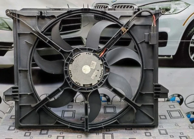 Вентилятор радиатора охлаждения ДВС для Mercedes-Benz M class W164 2005-2011 на фотографиях