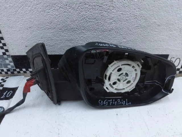 Зеркало заднего вида (в салоне) для Toyota RAV4 XA40 rest 2015-2019 на фотографиях