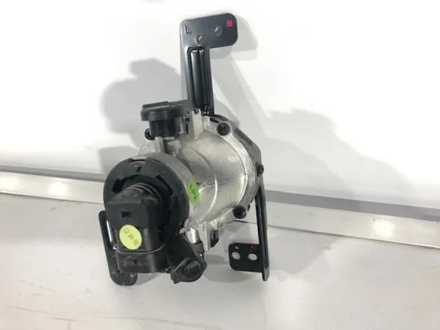 Противотуманка (ПТФ) передняя правая для Kia Rio X line 2017+ на фотографиях