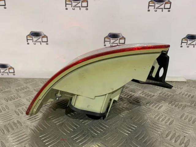 Фонарь левый для Volkswagen Touareg I (7L) 2002-2010 на фотографиях