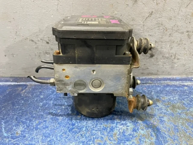 Блок ABS для Audi Q7 4L 2005-2015 на фотографиях