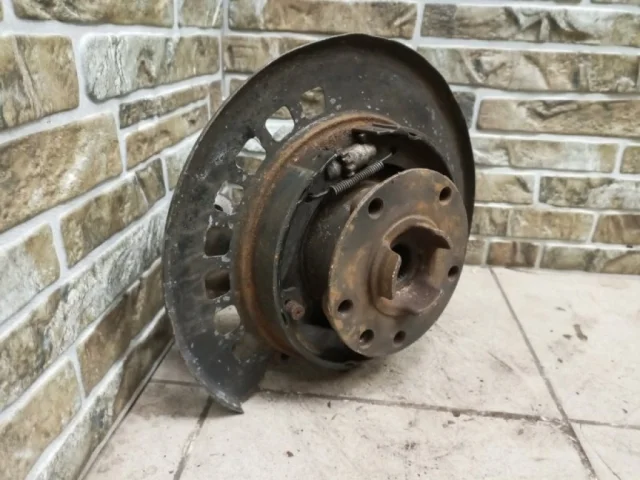 Кулак задний левый для Audi Q7 4L 2005-2015 на фотографиях