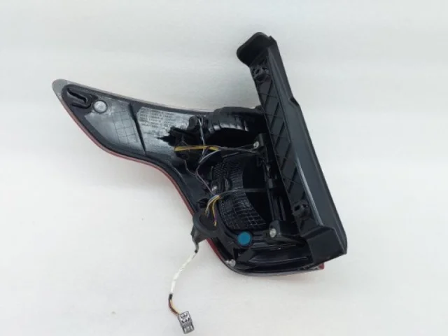 Фонарь правый для Ford Explorer U251 2005-2011 на фотографиях