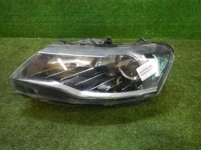 Фара левая для Skoda Rapid I rest NH3 2017-2020 на фотографиях