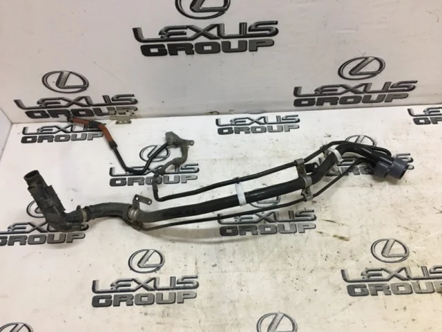 Горловина топливного бака для Toyota RAV4 XA40 rest 2015-2019 на фотографиях